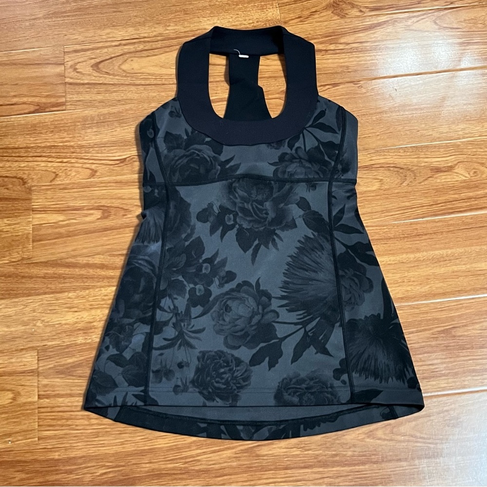 Lululemon Size 4 Scoop Neck Raceback Workout Tank Top - Picture 4 of 7